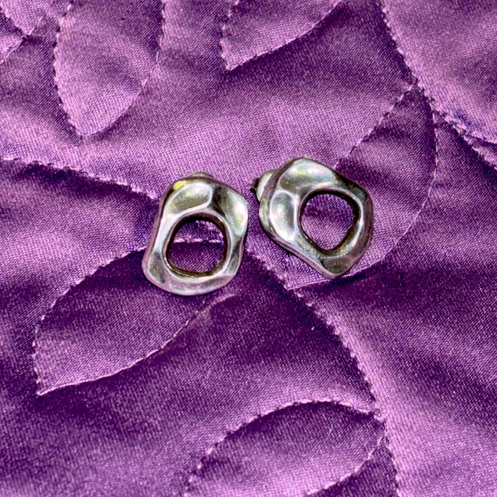 Uno de 50 silver stud earrings HOT AUGUST DEAL!